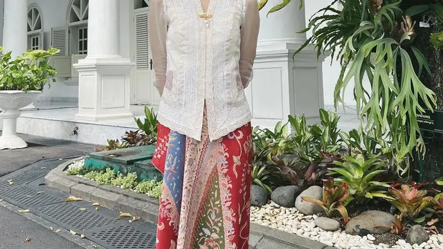 Inspirasi kebaya betawi dari selebriti (credit: instagram/maudyayunda)