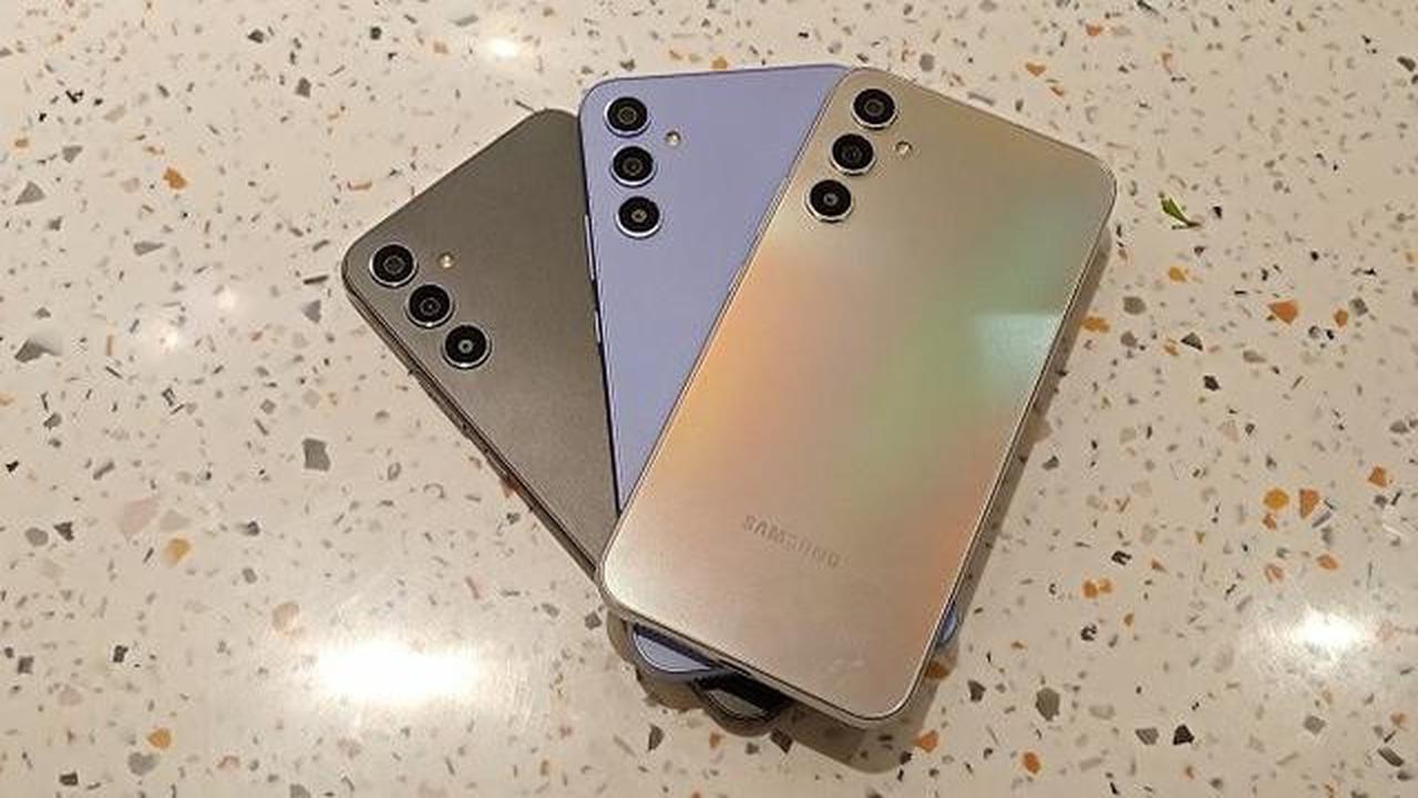 Samsung Galaxy A34 5G. (Liputan6.com/M. Labib Fairuz Ibad)