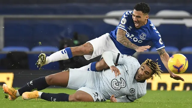 FOTO: Chelsea Tumbang 0-1 di Goodison Park