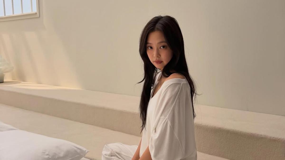 Bukan Sekadar Fokus pada Wajah, Ini Ritual Body Care Andalan Jennie BLACKPINK untuk Kulit Glowing