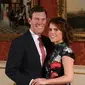 Putri Eugenie bersama calon suaminya, Jack Brooksbank (AFP/Jonathan Brady)