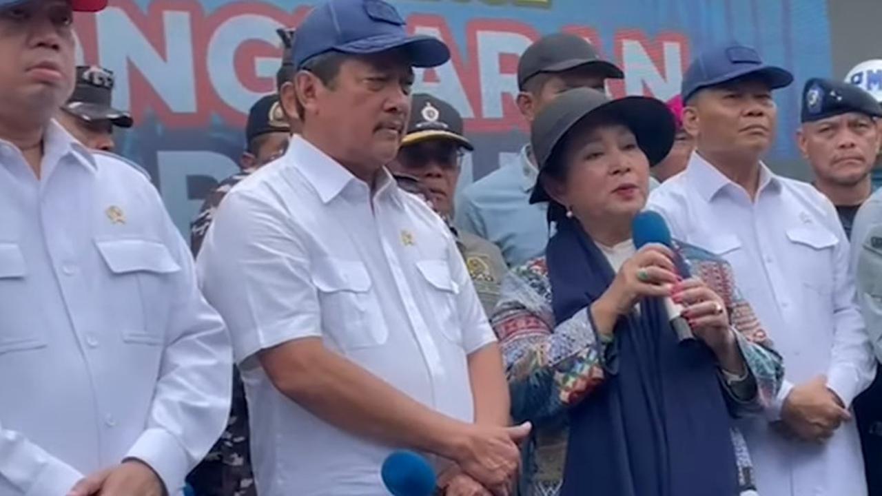 VIDEO: Momen Titiek Soeharto Naik Tank Amfibi Pimpin Bongkar Pagar Laut