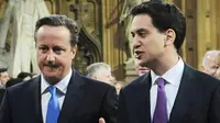 Perdana Menteri Inggris David Cameron dan pemimpin oposisi Ed Miliband. (Reuters)