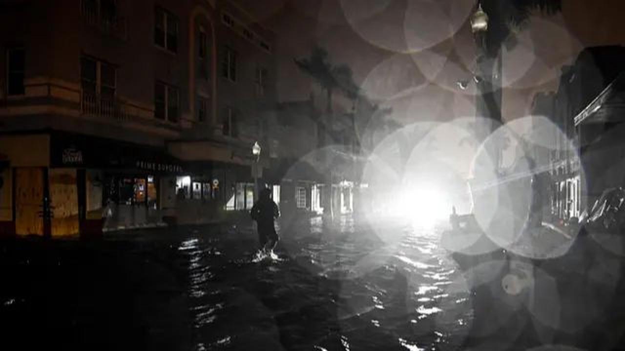 FOTO: Suasana Florida AS Gelap Gulita Saat Diterjang Badai 'Monster' Milton