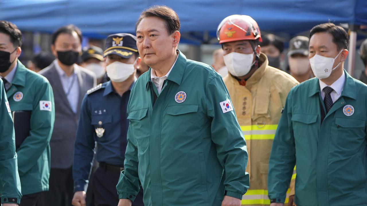 Presiden Korea Selatan Sambangi Lokasi Tragedi Halloween Itaewon