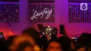 Dalam penampilan Laufey membawakan lagu hits nya seperti From the start, Valentine, Falling Behind. (Liputan6.com/Faizal Fanani)