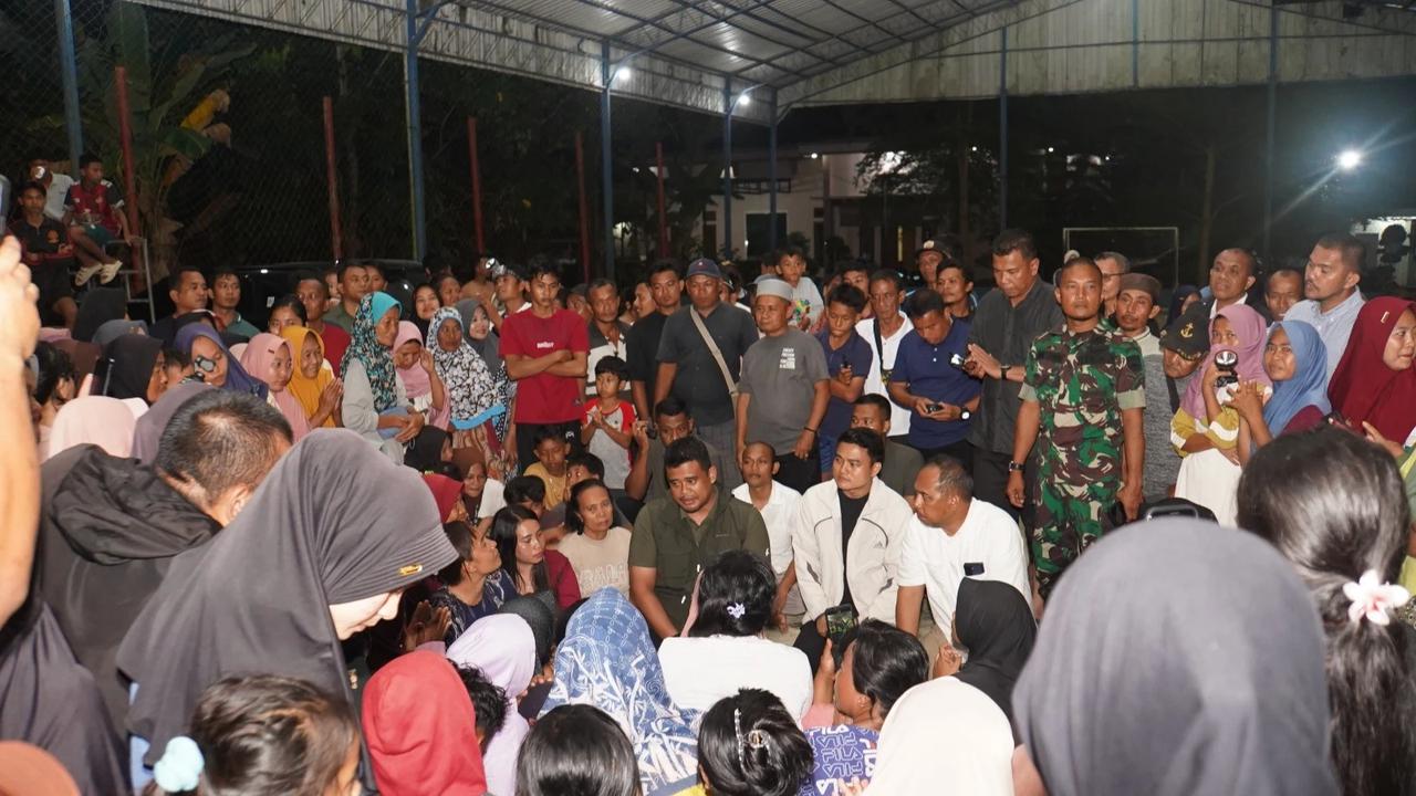 Gubernur Sumut Bobby Afif Nasution mendatangi lokasi banjir di Kecamatan Tanjung Pura, Kabupaten Langkat