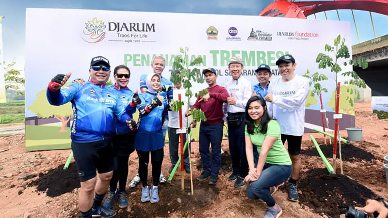 Djarum Foundation Tanam 10 Ribu Pohon Trembesi di Sepanjang Tol Semarang - Batang