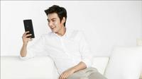 Kabar kisah cintanya dengan Suzy Miss A menyeruak, tak membuat karier Lee Min Ho surut, justru makin laris manis.