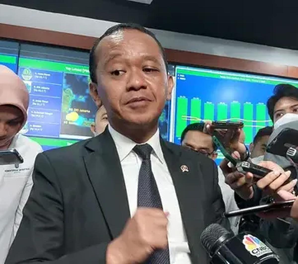 "Antara target kita dan realisasi itu sangat kecil sekali. Setelah dilihat, prosedurnya yang akan dipangkas dalam rangka berikan kemudahan ke masyarakat untuk memperoleh motor listrik," kata Bahlil, Senin (31/7).