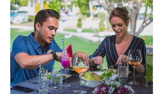 7 Momen Mesra Randy Pangalila Bareng Istri Bulenya Selalu Kompak Hot Liputan6 Com Koleksi foto randy pangalila saat traveling, kehangatan keluarga, bersama pasangan, instagram dari majalah, photoshoot, sosial media, foto panggung dan behind the scene. 7 momen mesra randy pangalila bareng