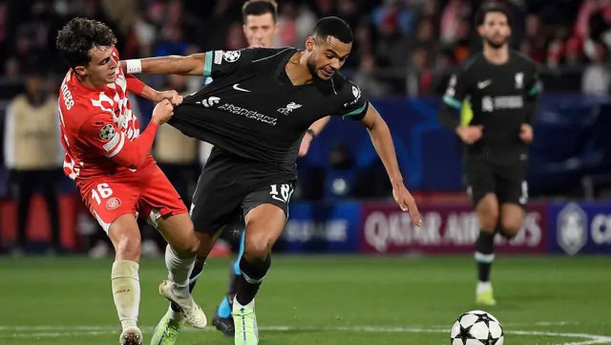 Liga Champions 2024/2025: Gol Penalti Salah Kokohkan Posisi Liverpool di Puncak Klasemen