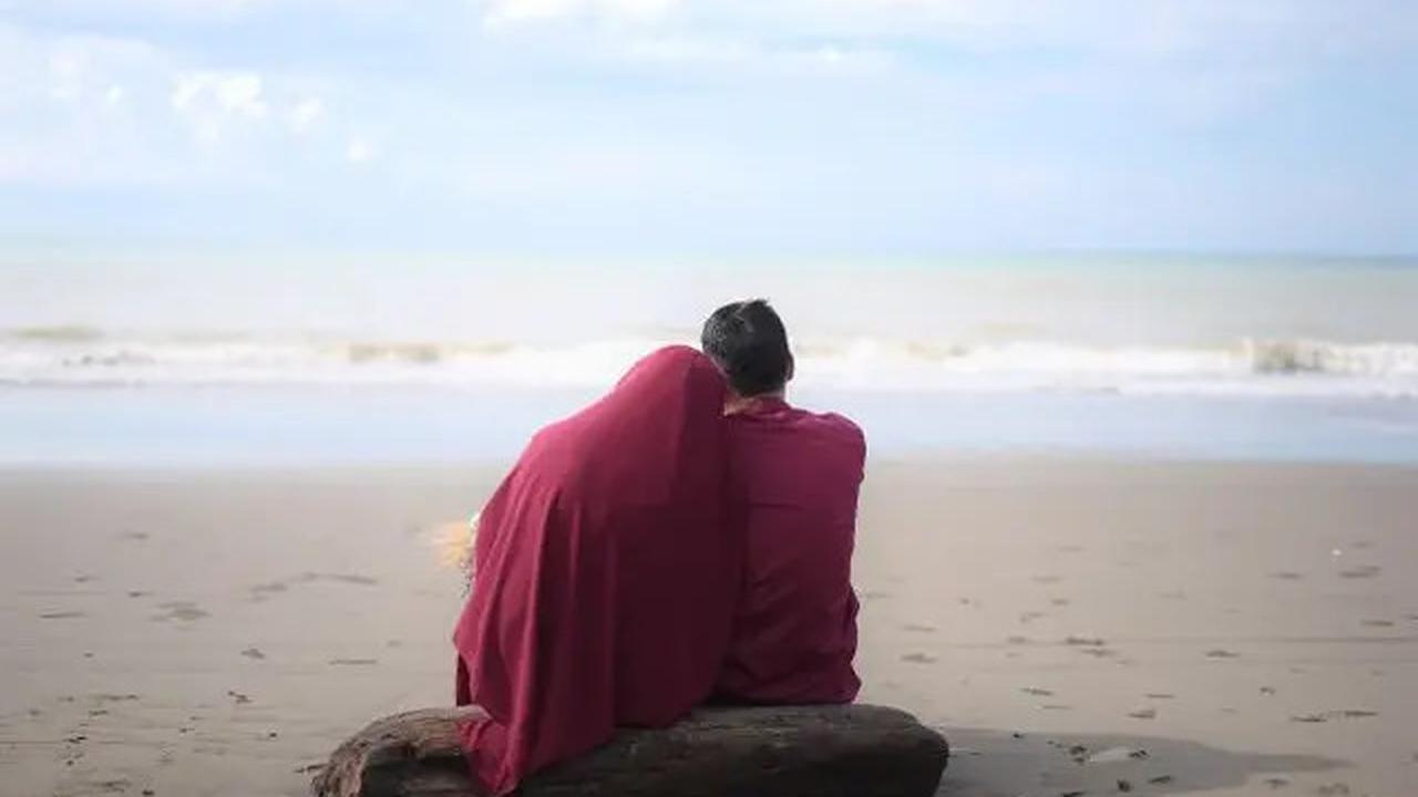 Rumah Tangga Banyak Masalah? Ini Jawaban Ustadz Adi Hidayat