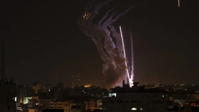 Ratusan Roket Ditembakkan dari Jalur Gaza ke Israel