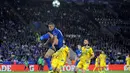 Aksi pemain Leicester City, Islam Slimani saat melawan FC Porto pada lanjutan liga Champions grup G di Stadion King Power, Leicester, Rabu (28/9/2016) dini hari WIB. Leicester menang 1-0. (AP Photo/Rui Vieira)