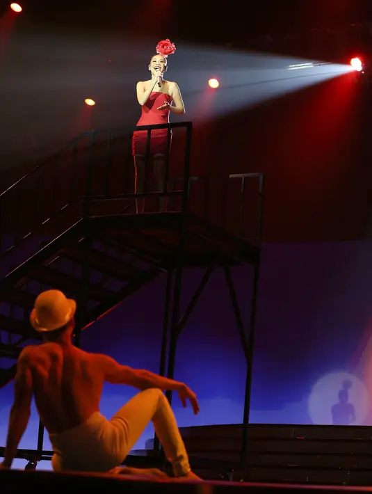 Usai menjalani konser It's Me BCL, Bunga Citra Lestari menjelaskan. Kalau buah hatinya, Noah sangat sensitif. Ketika disekelilingnya menanggis, ia ikut menangis. Begitu juga saat lihat mamanya menanggis di atas panggung. (Bambang E. Ros/Bintang.com)