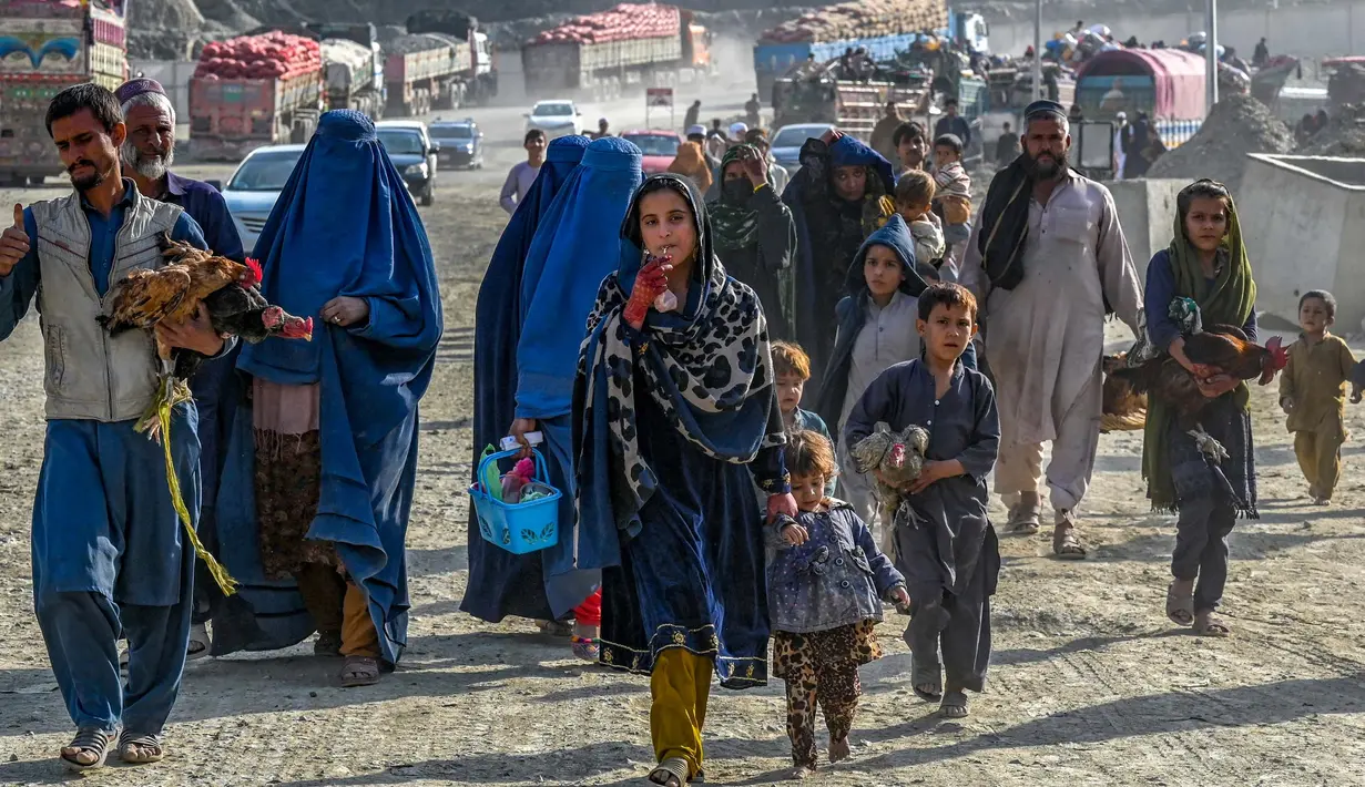 Islamabad memberikan waktu kepada warga Afghanistan yang dianggap tinggal secara ilegal di Pakistan hingga 1 November untuk meninggalkan negara itu secara sukarela atau menghadapi deportasi. (Abdul MAJEED/AFP)