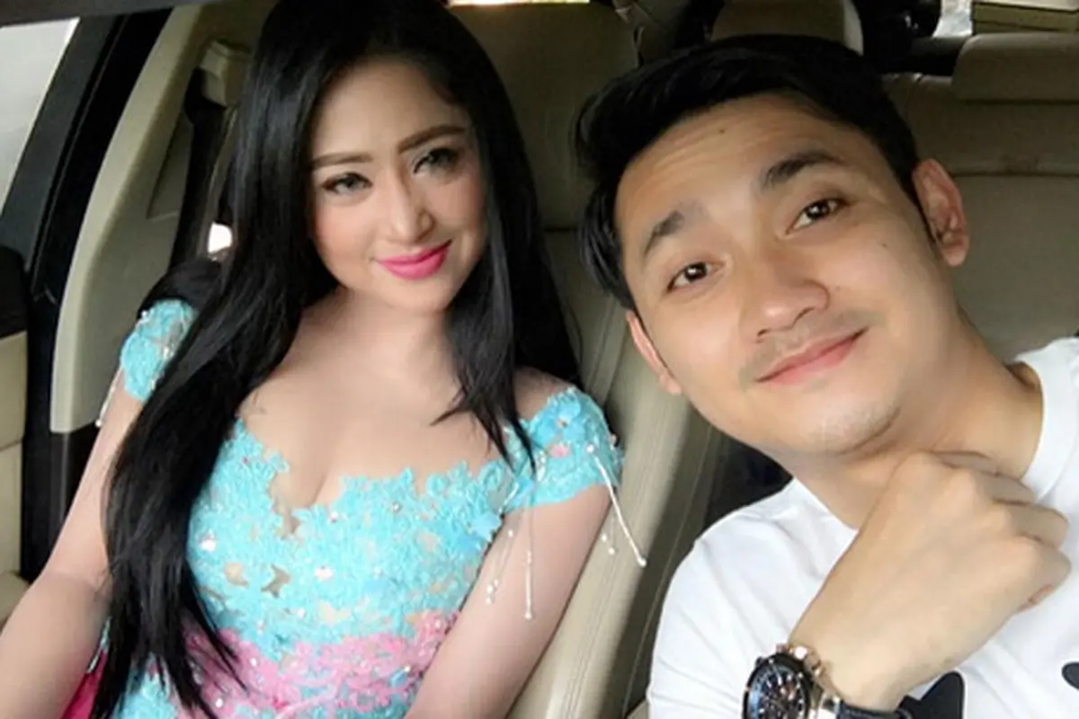 [Bintang] Dewi Perssik