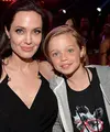 Shiloh Nouvel Jolie-Pitt. Shiloh adalah nama Ibrani tua dan nama tengahnya, Nouvel, merupakan penghormatan kepada arsitek favorit Brad Pitt, Jean Nouvel. (via instagram/@angelinajoleofficial)