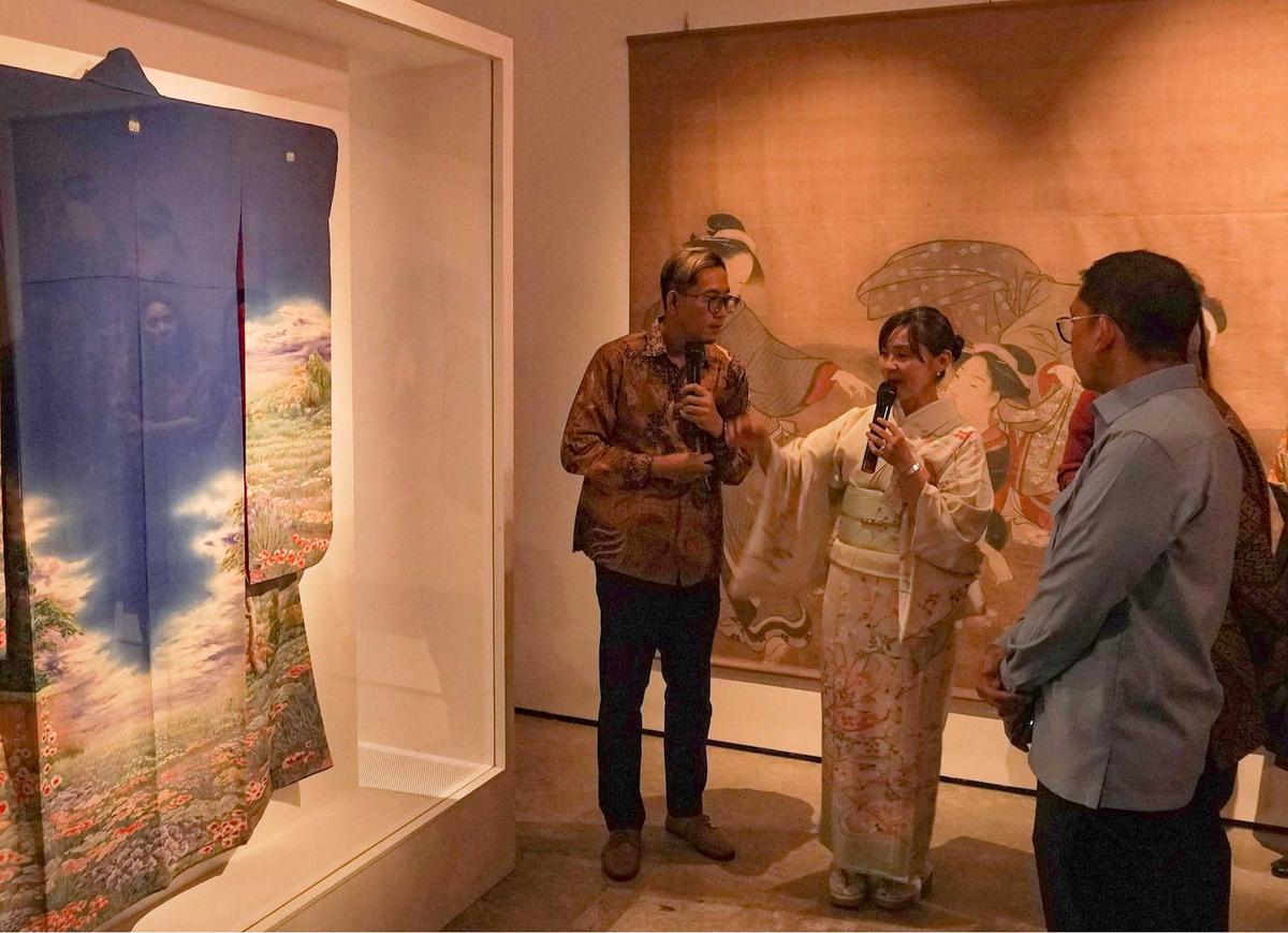 FOTO: Jejak Persahabatan Indonesia–Jepang dalam Wastra di Museum Nasional