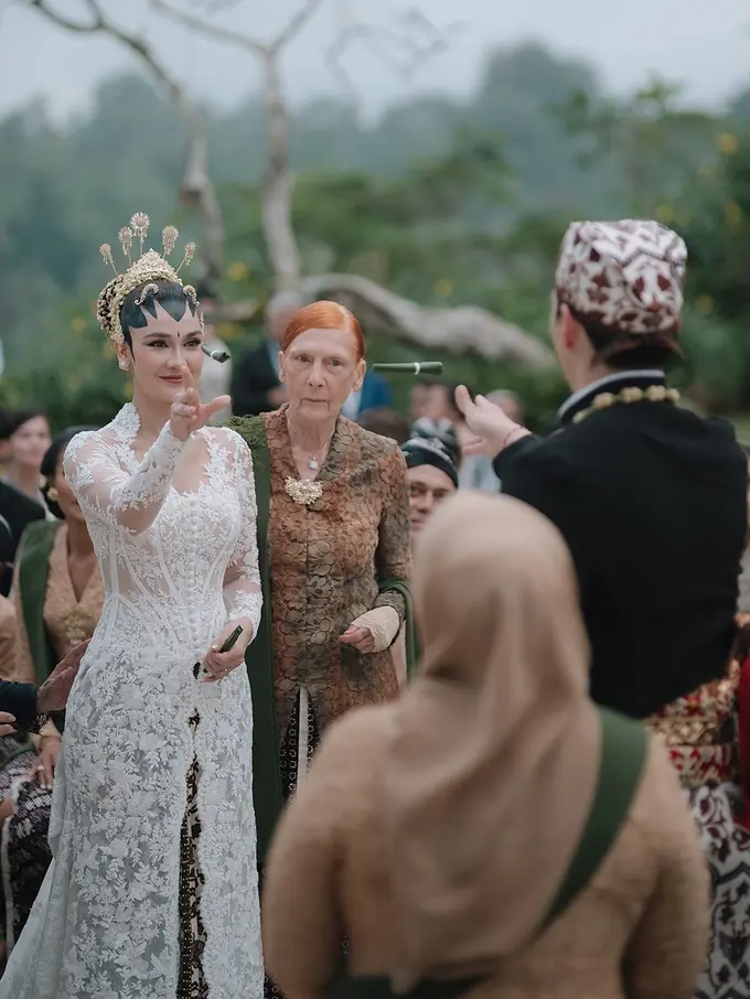 Cantiknya Luna Maya Dipinang Maxime Bouttier Sebagai Istri, Jadi Pengantin Adat Yogyakarta dengan Paes Lengkap
