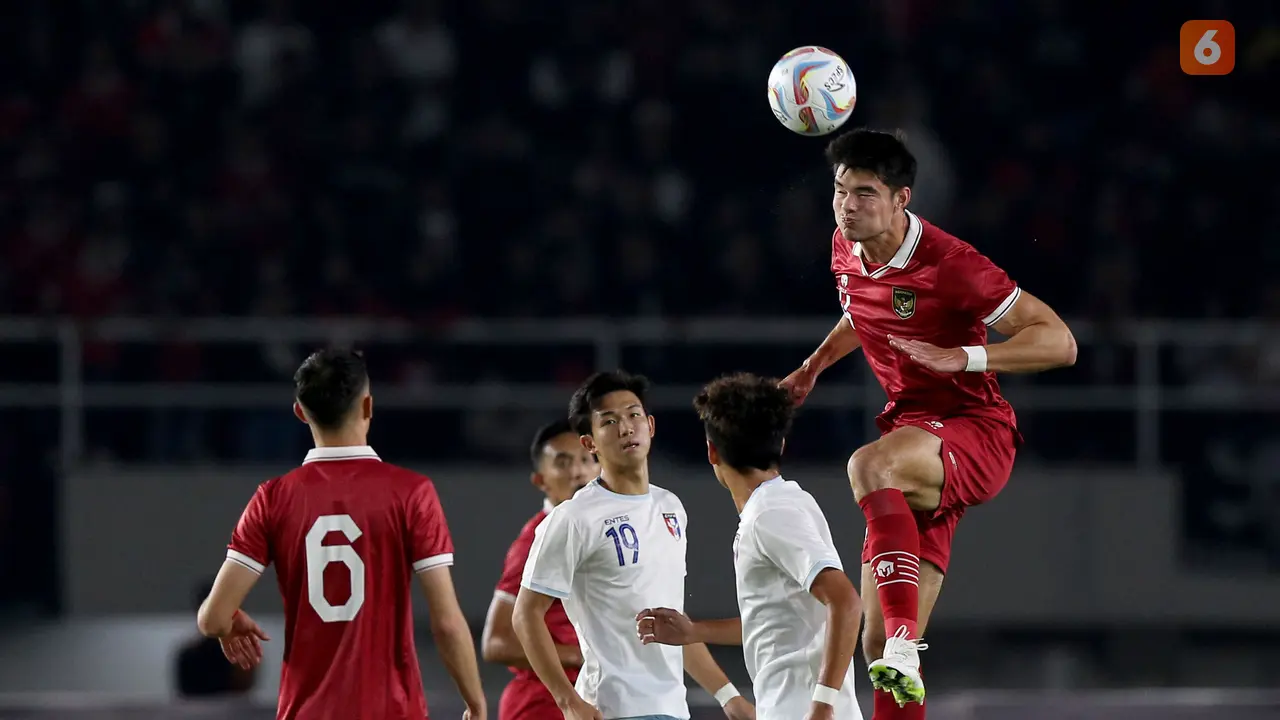 Foto: Momen Menarik saat Timnas Indonesia U-23 Melawan Chinese Taipe, Ada yang Kasih Ucapan Selamat Ultah untuk Marselino Ferdinan