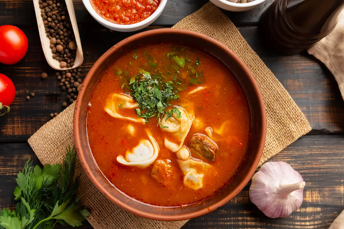 Red Curry Dumpling Gurih Pedas Cocok untuk Menu Rumahan