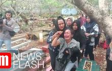 VIDEO: Teriak Anaknya Disiksa, Ibunda Menangis Saat Akbar Alamsyah Dikuburkan