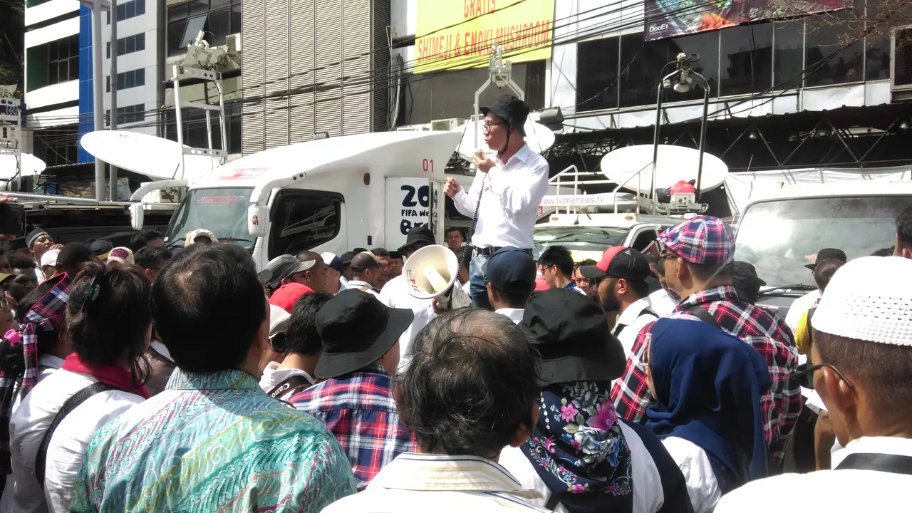 Pendukung Orasi di Pengadilan, Minta Masyarakat Maafkan Ahok