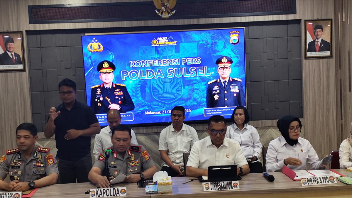 Kapolda Sulsel Irjen Awal Chairuddin didampingi Kapolrestabes Makassar Kombes Arya Perdana saat rilis di Mapolda Sulsel.