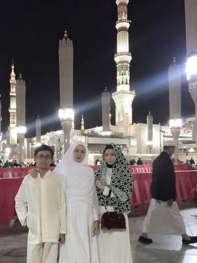 Mulan Jameela dan kedua anaknya