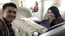 Pasangan selebriti Irwansyah dan Zaskia Sungkar juga memanfaatkan libur akhir tahun ini dengan menjalankan ibadah umrah. (Instagram/zaskiasungkar15)