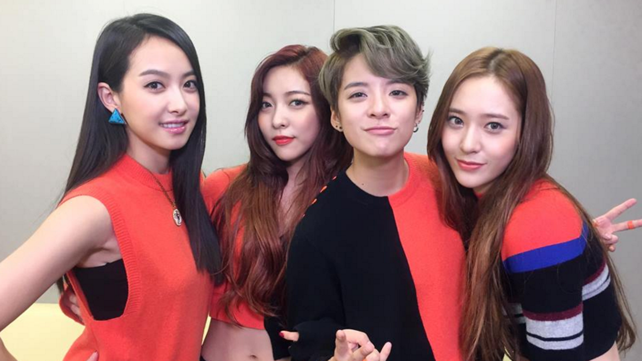 f(x) Berkolaborasi dengan Penyanyi Ternama Dunia di MAMA 2015