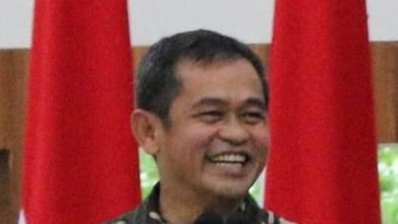 Potret Kasad Memberikan Pengarahan Kepada Prajurit dan PNS Sambil Tersenyum Manis Jadi Sorotan