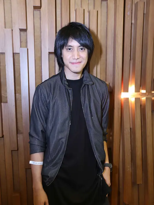 "Di tahun ini di SCTV Awards saya akan tampil kolaborasi salah satunya dengan Aliando yang main drum, saya main piano," ucap Kevin Aprilio di SCTV Tower, Senayan, Jakarta, Rabu (20/4/2016). (Nurwahyunan/Bintang.com)
