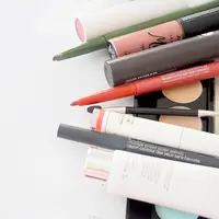 Sambil bersabar mengoleksi produk makeup, maksimalkan saja dulu yang ada. Sebab, beberapa produk bisa digunakan untuk berbagai fungsi.