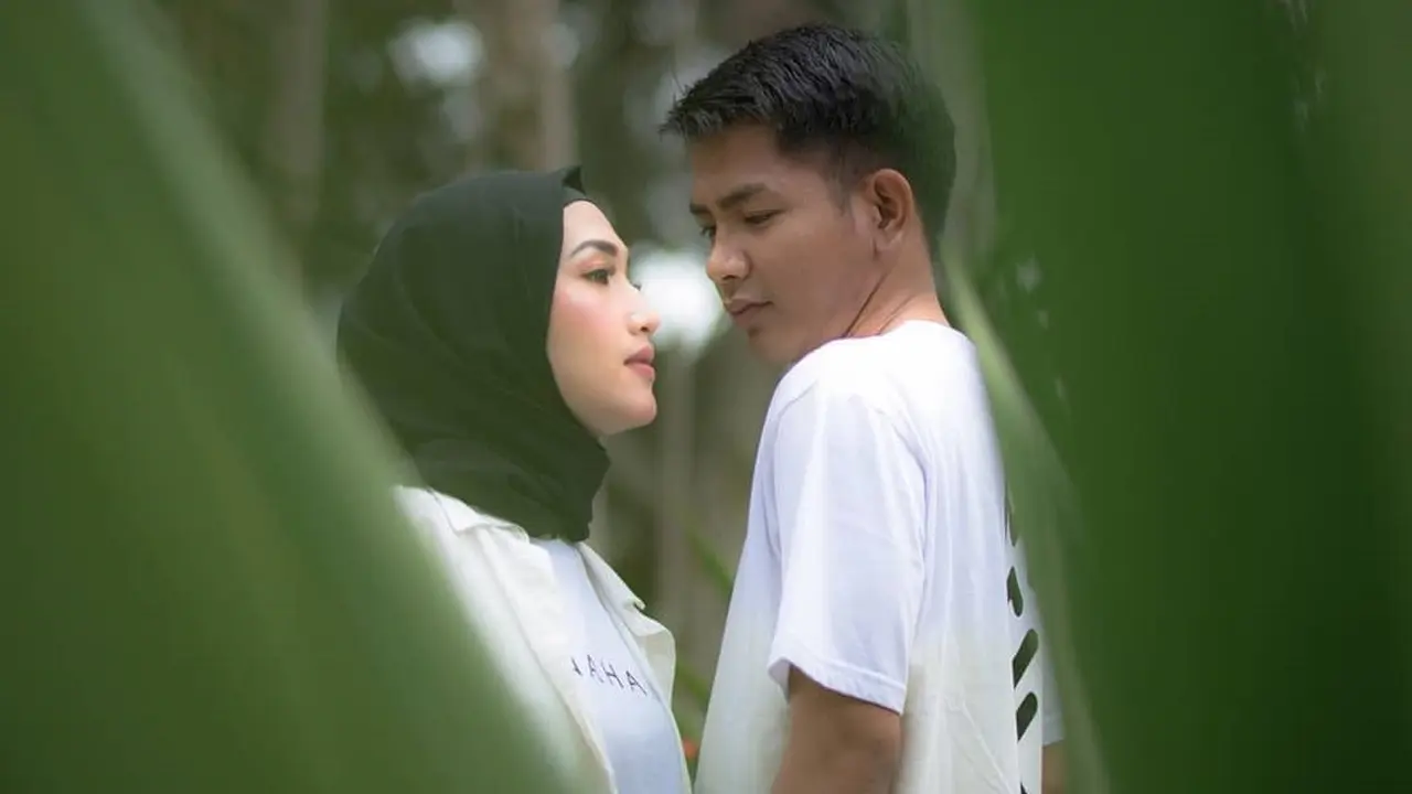 Perjalanan Cinta Angga Putra dan Hafna Alliya