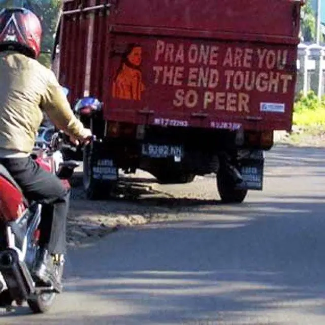 7 Potret Quote Nyeleneh Bahasa Inggris di Truk Ini Kocak