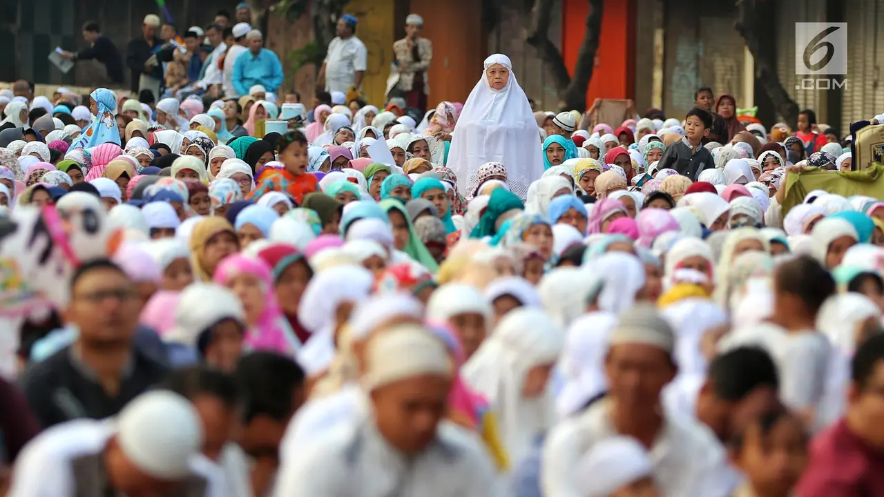Dihadiri Sandiaga Uno, Salat Id di Monumen Perjuangan Jatinegara Berlangsung Khidmat