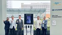 Stasiun pengisian baterai mobil listrik ultra cepat hadir di Plaza Indonesia