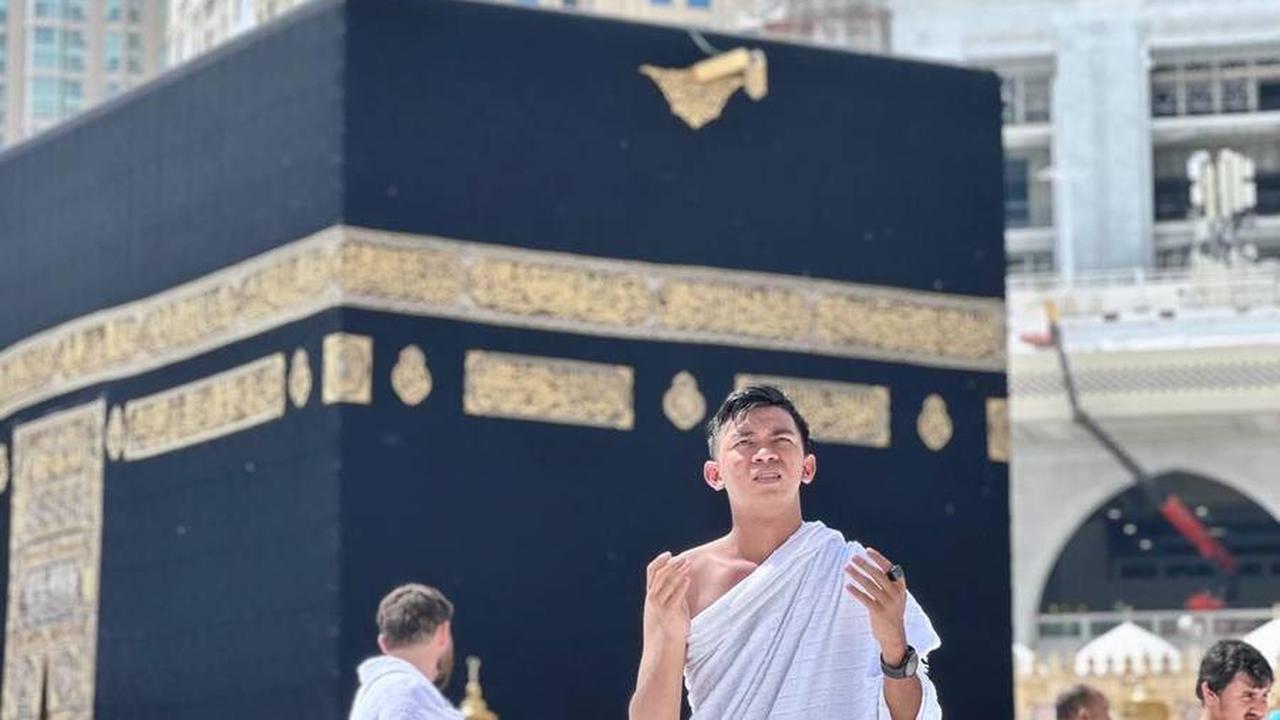Gelar Sarjana Dari Jurusan Sastra Arab