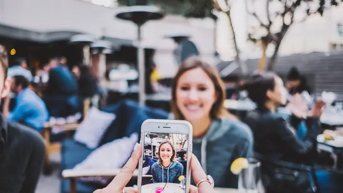 ilustrasi cara mudah memasarkan bisnis di era new normal/unsplash