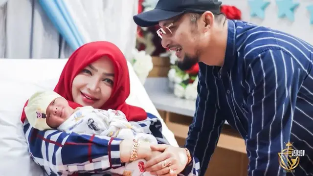 Roro Fitria (Foto: YouTube)