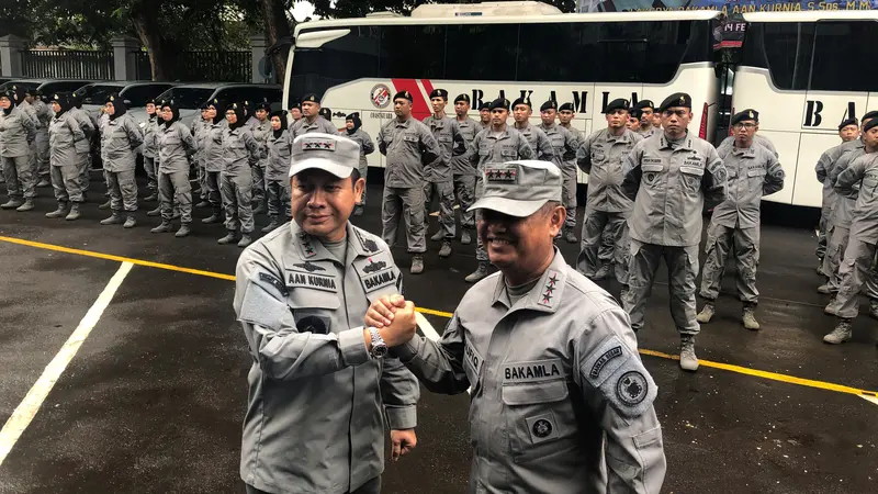 Kepala Bakamla Laksmada Madya TNI Aan Kurnia usai serah terima jabatan dengan Laksamana Madya TNI (Pur) Achmad Taufiqoerrochman