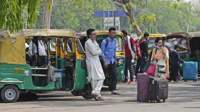 Pengemudi Taksi dan Bajaj di New Delhi Mogok