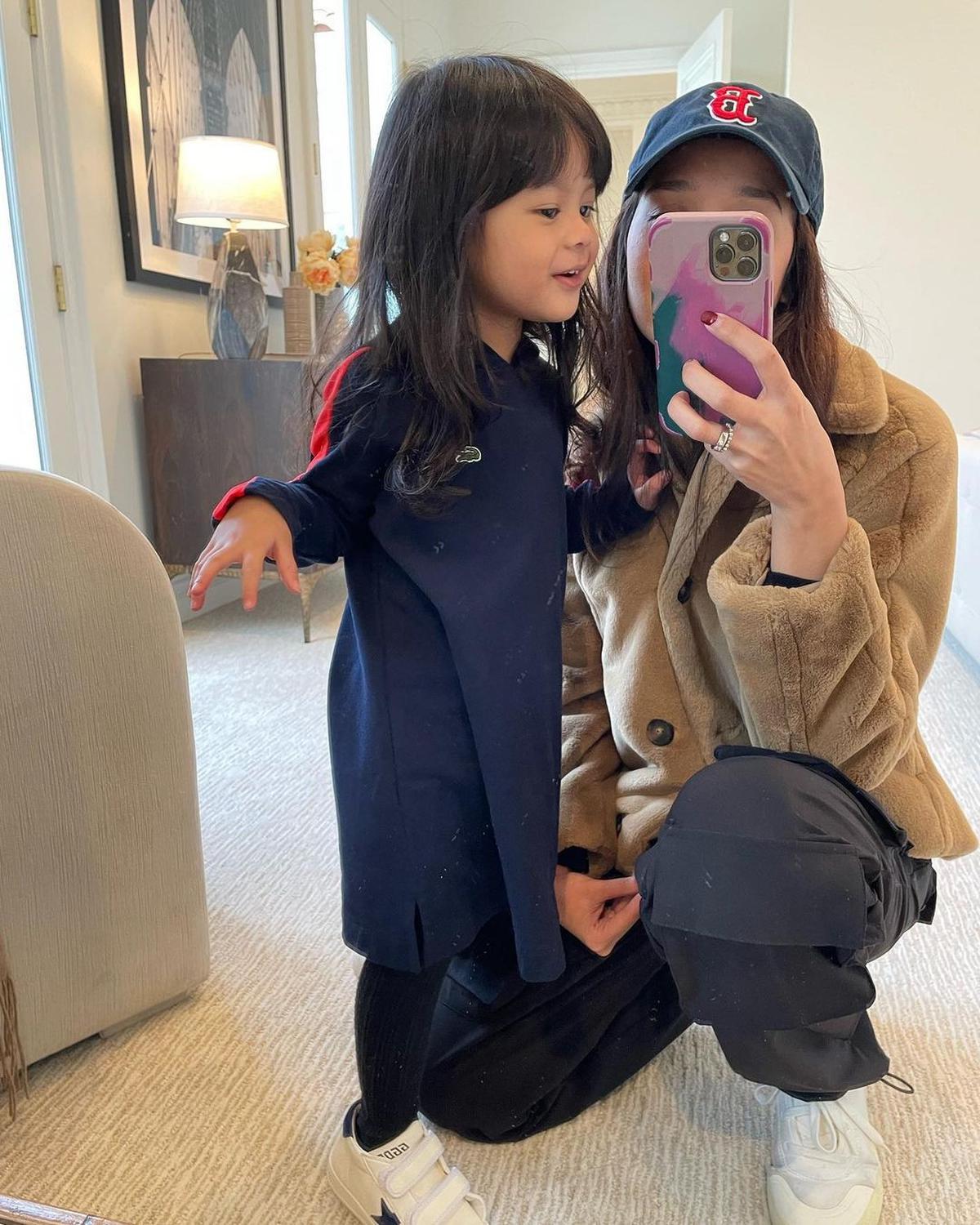 7 Potret Gista Putri Bareng Salima yang Sudah Besar, Ibu dan Anak Sama Cantiknya