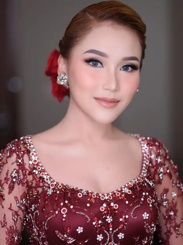 Makeup Ayu Ting Ting di Pernikahan Syifa