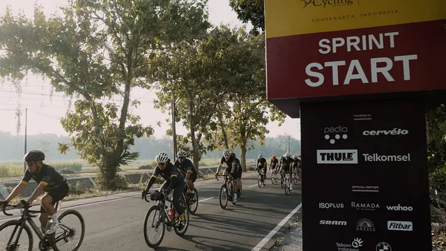 Peserta balap sepeda Cycling Series Il Festino 2024