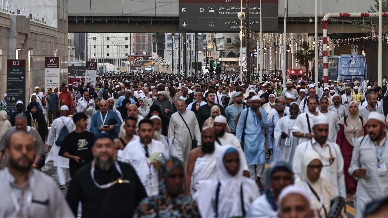 FOTO: Lautan Jamaah Haji  Padati Makkah Jelang Puncak Haji