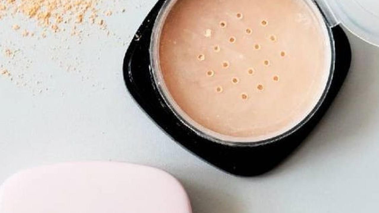 4. Pilih Bedak Low to Medium Coverage agar Hasilnya Tidak Terlalu Tebal&nbsp;<br>